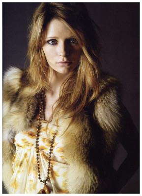 Mischa Barton pic #81978